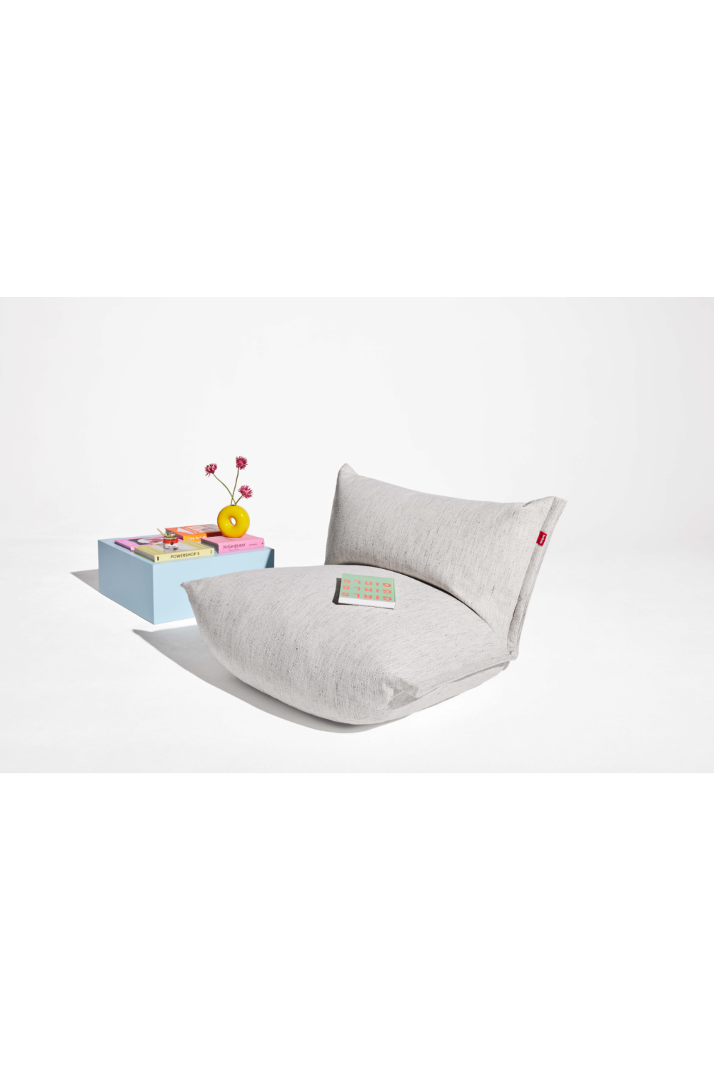   Back-Buttoned Modern Easy Chair | Oroa.com