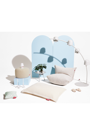   Back-Buttoned Modern Easy Chair | Oroa.com