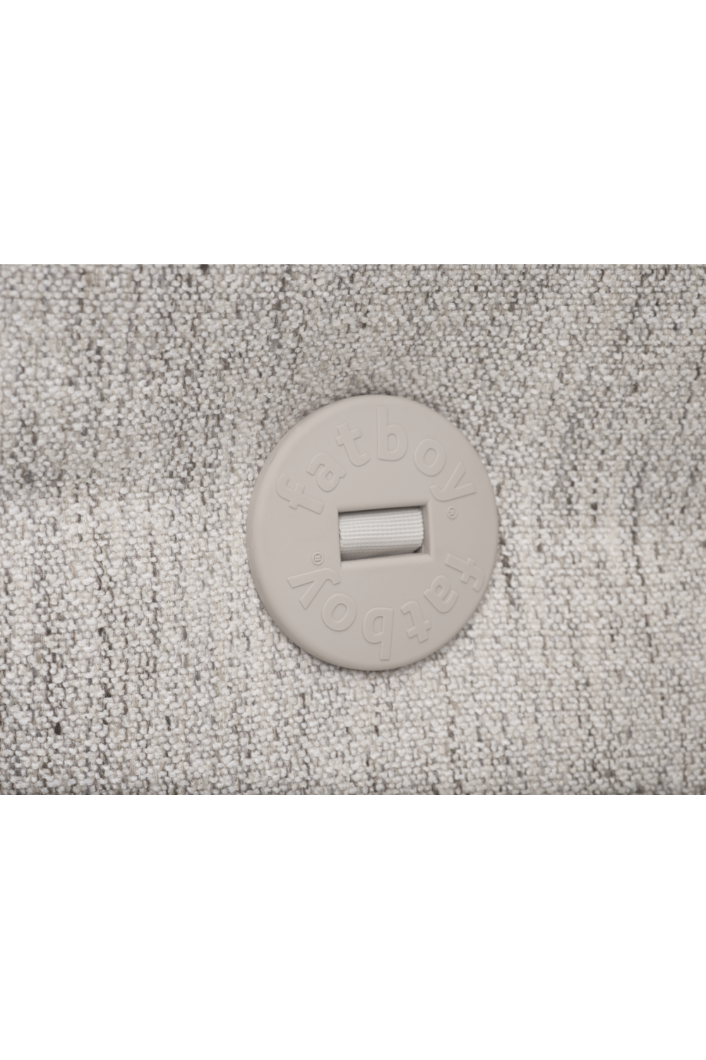   Back-Buttoned Modern Easy Chair | Oroa.com