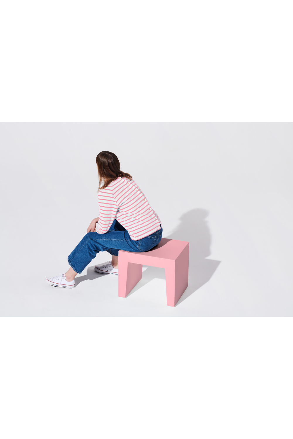   Minimalist Outdoor Stool | Oroa.com