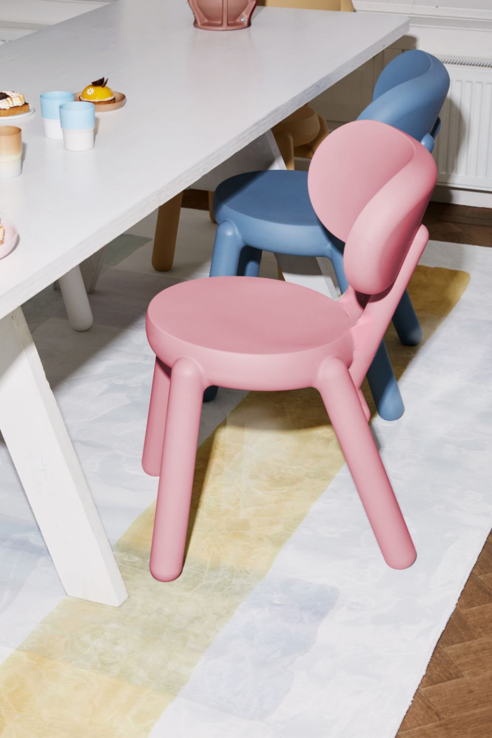   Modern Molded Chair | Oroa.com