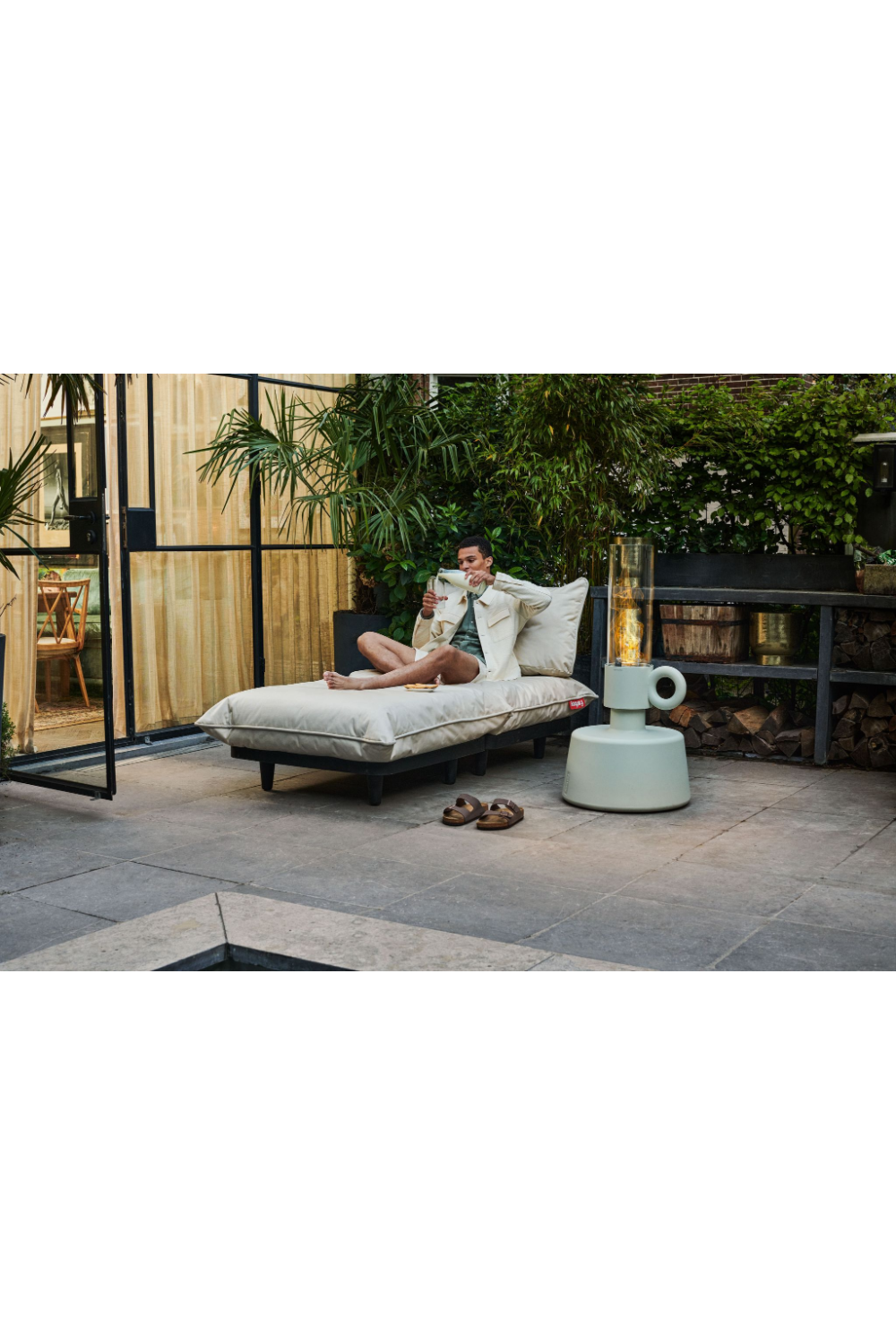   Modern Minimalist Outdoor Seat | Oroa.com