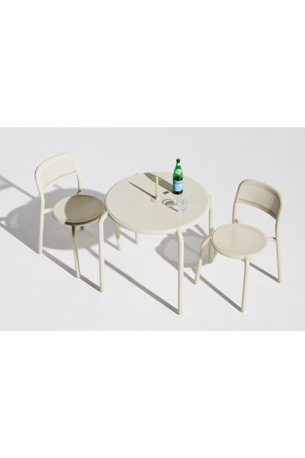   Aluminum Outdoor Bistro Table | Oroa.com