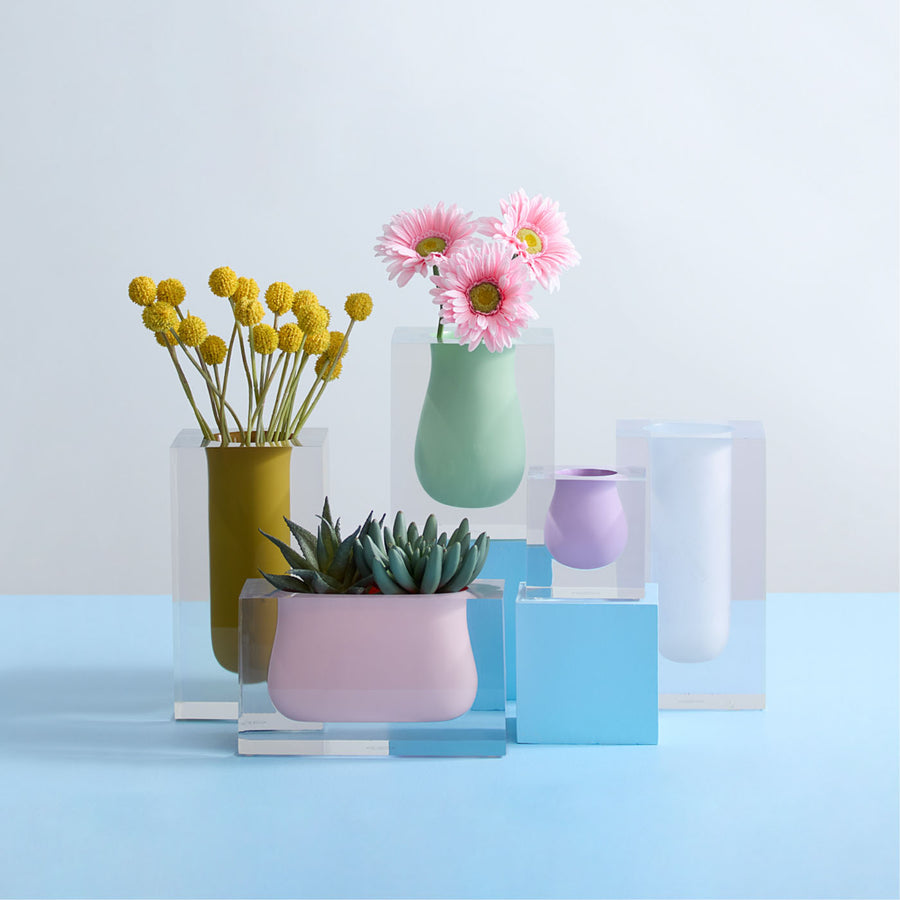   Acrylic Cube Scoop Vase | Oroa.com