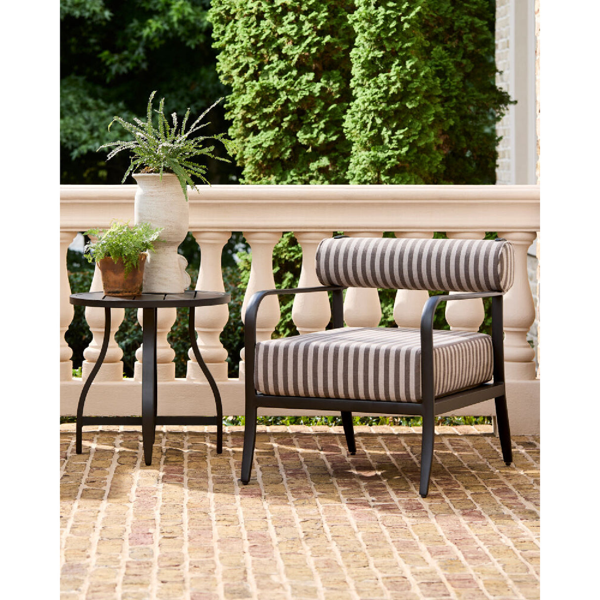   Modern European furniture - Black Aluminum Outdoor Accent Chair - www.oroa.com | Oroa.com