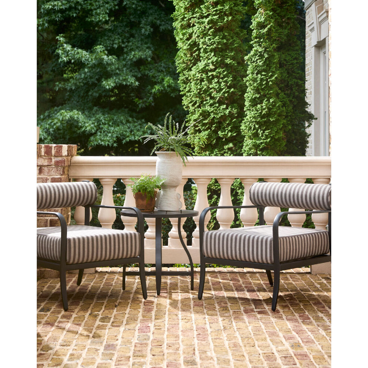   Modern European furniture - Black Aluminum Outdoor Accent Chair - www.oroa.com | Oroa.com