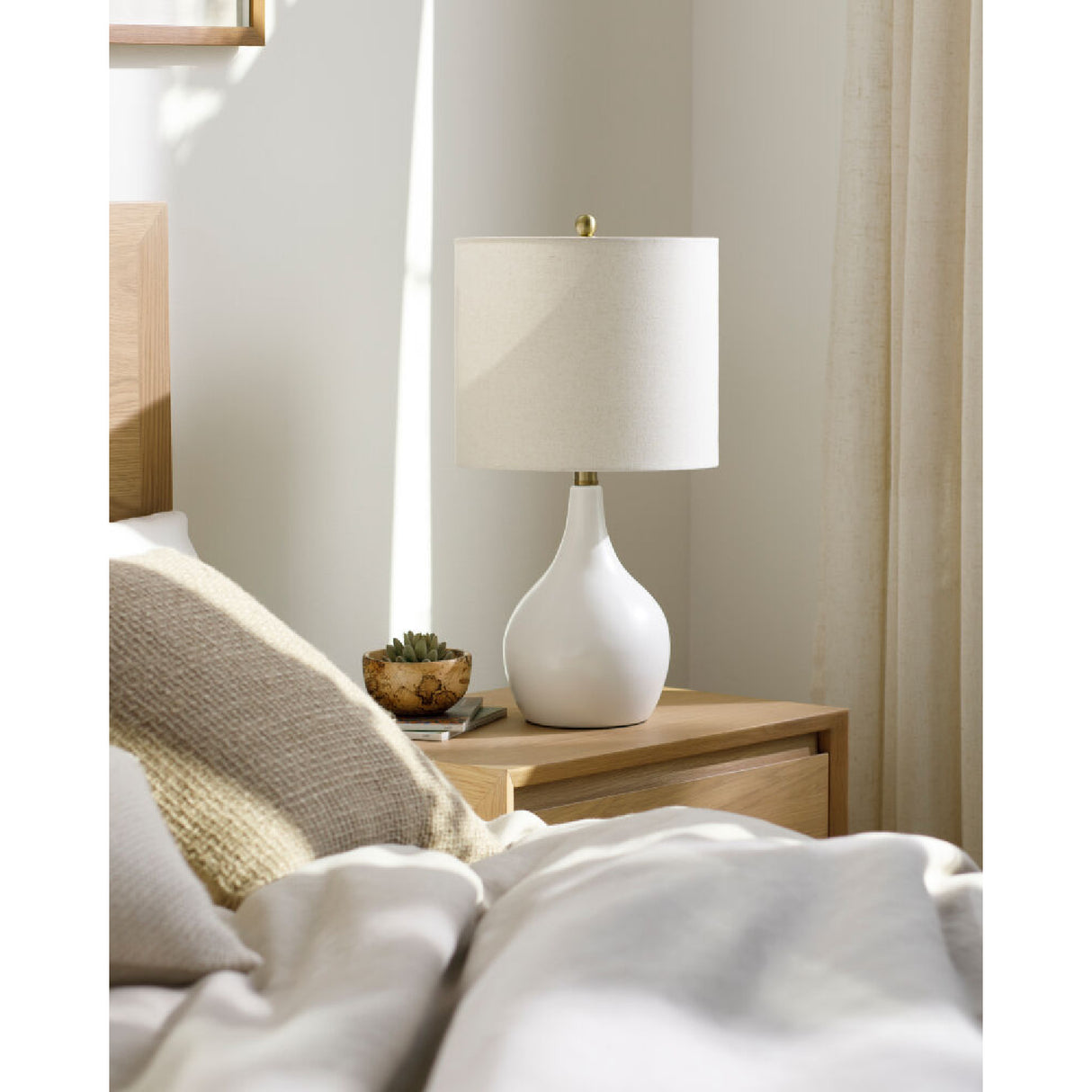   Modern European furniture - Ceramic Vase-Inspired Table Lamp - www.oroa.com | Oroa.com