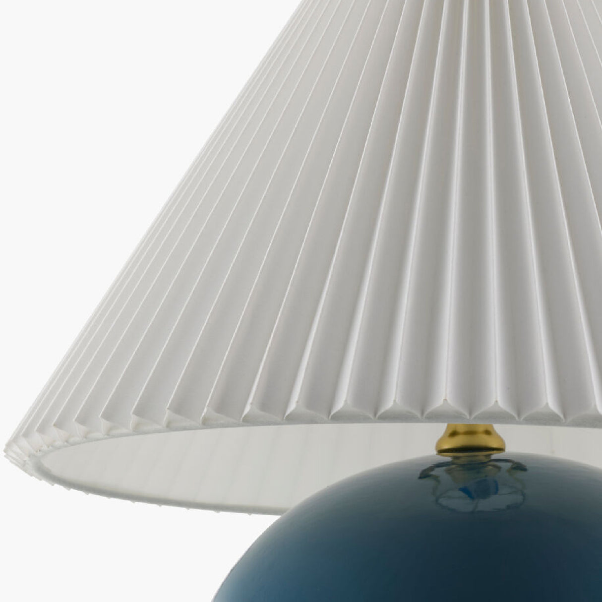   Modern European furniture - Pleated White Fabric Table Lamp - www.oroa.com | Oroa.com