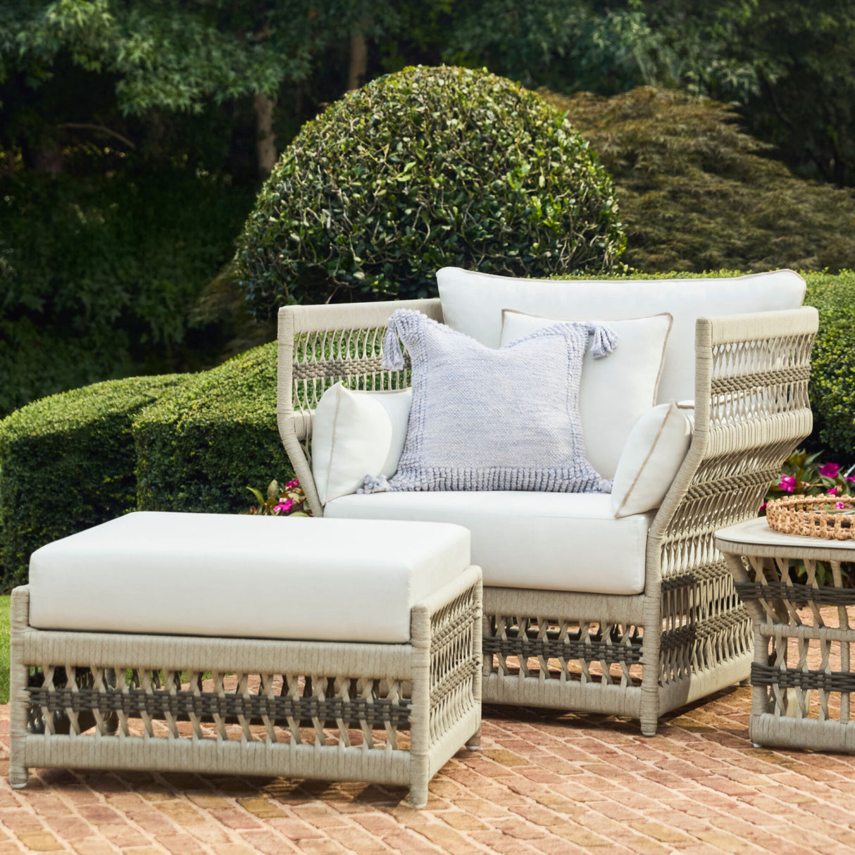   Modern European furniture - Cream Aluminum Outdoor Accent Chair - www.oroa.com | Oroa.com