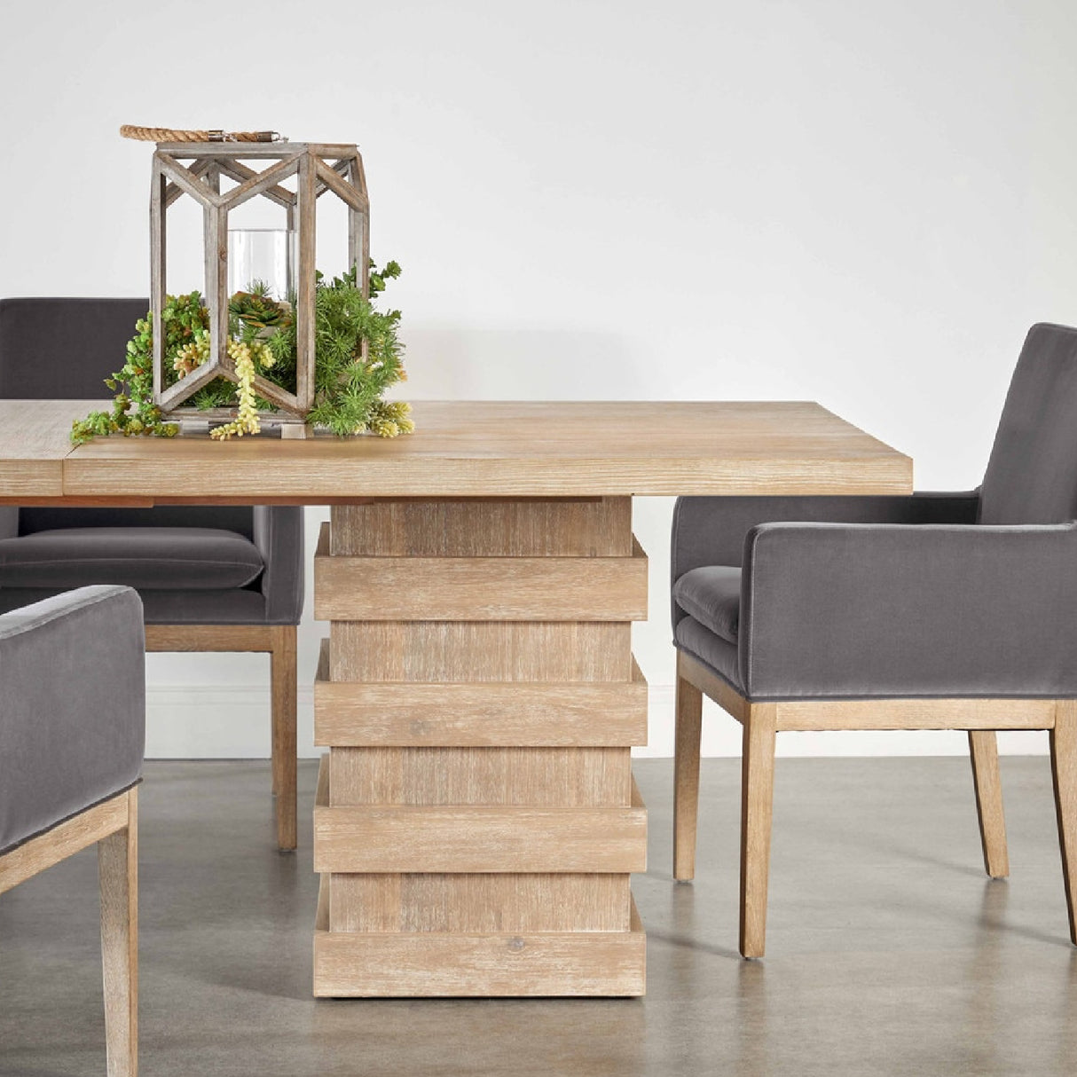   Extendable Acacia Dining Table | Oroa.com