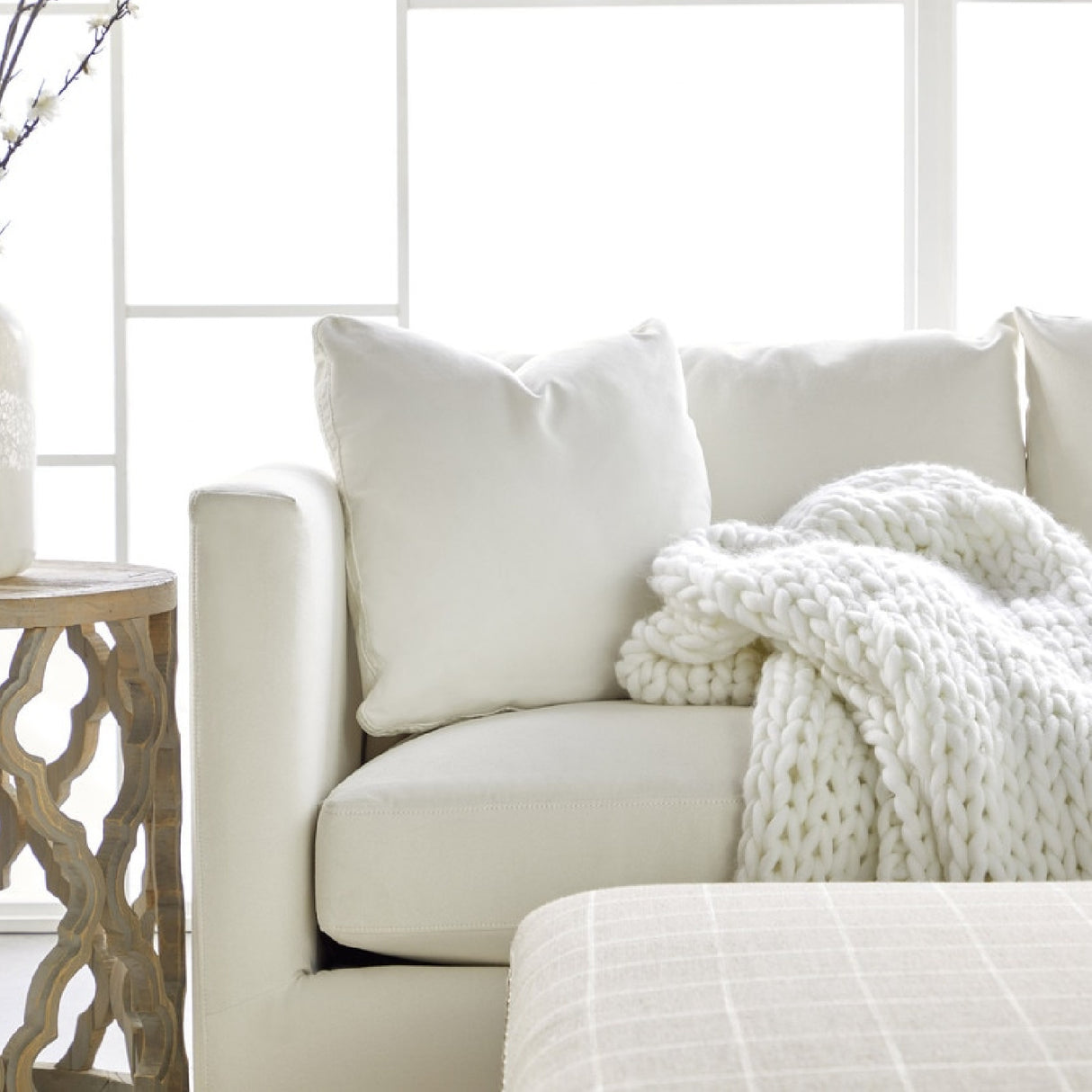   Modern European furniture - White Fabric Sofa - www.oroa.com | Oroa.com