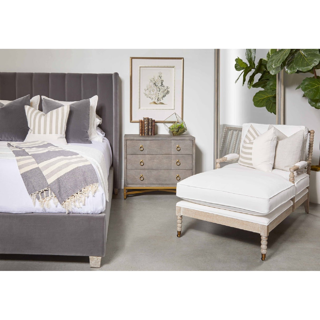   Gray Oak Chaise Lounge | Oroa.com