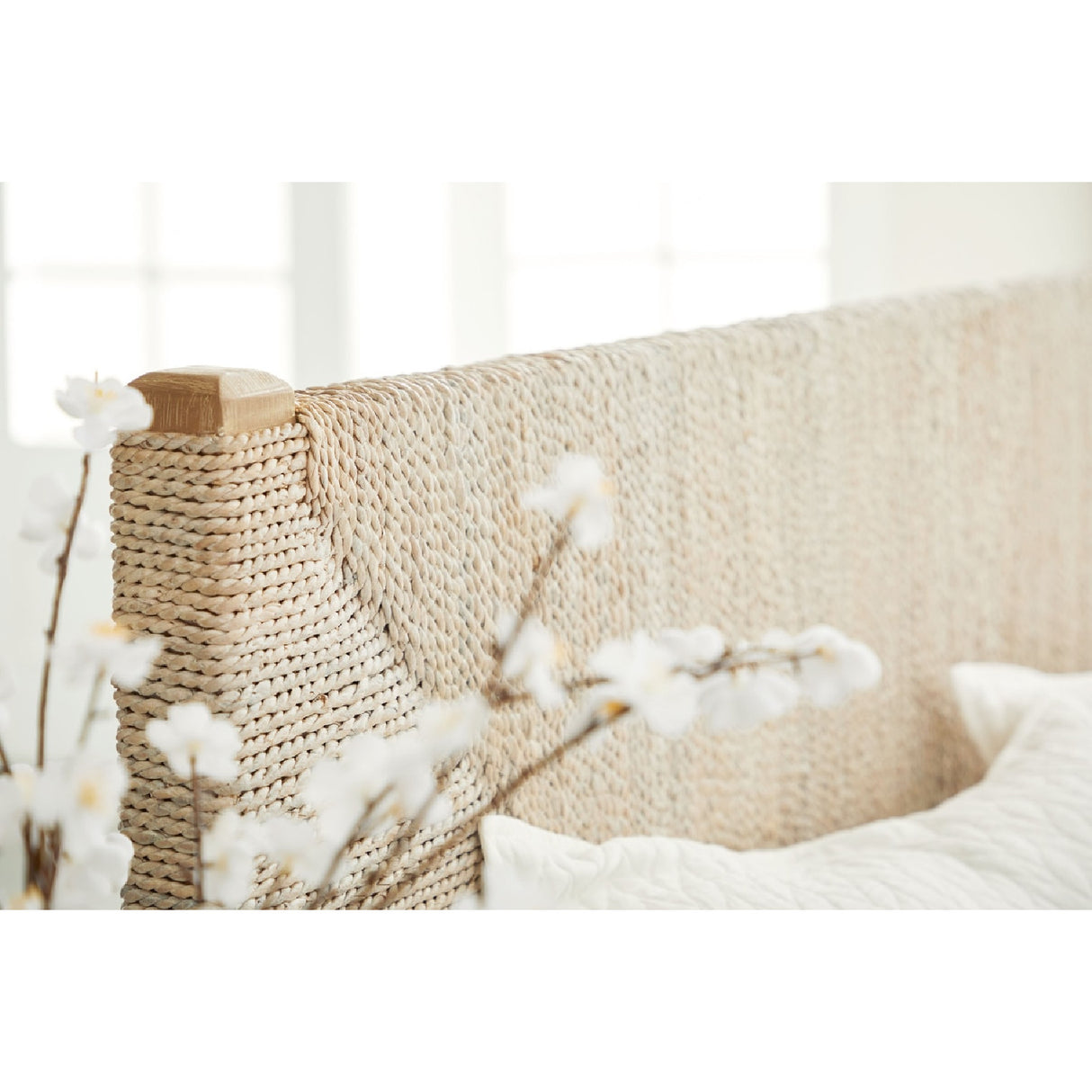   Whitewashed Abaca Rope Bed | Oroa.com