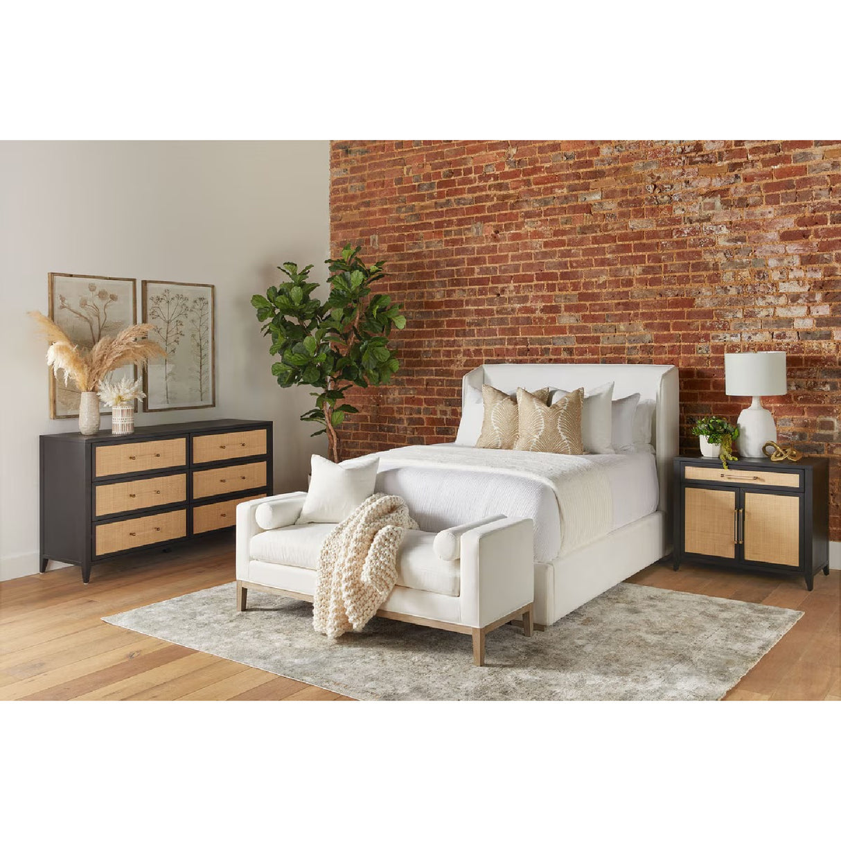   White Upholstered Queen Bed | Oroa.com