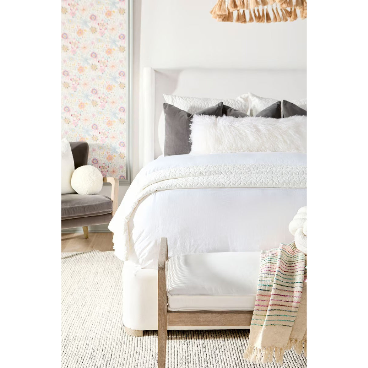   Wing-Shaped Headboard Queen Bed | Oroa.com