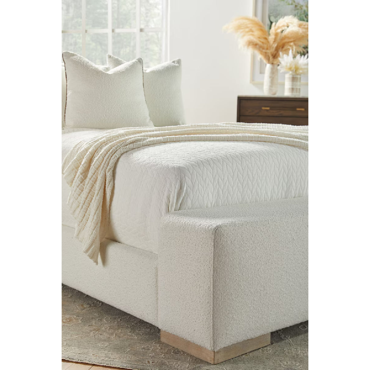   Modern European furniture - Minimalist Upholstered Bed - www.oroa.com | Oroa.com