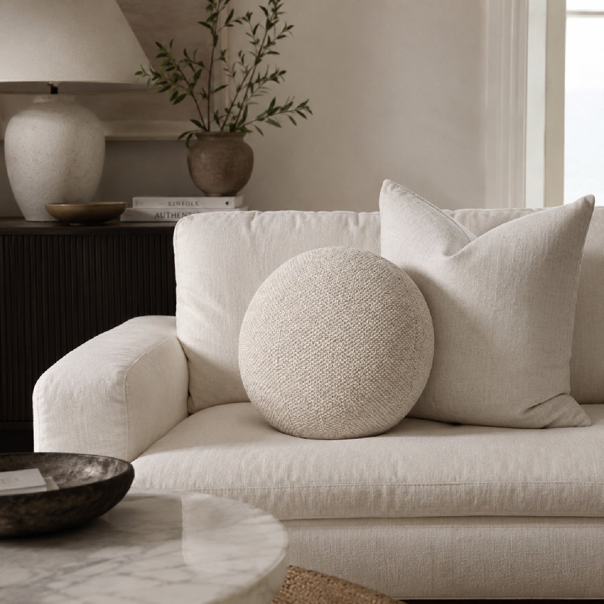   Round Minimalist Pillow | Oroa.com