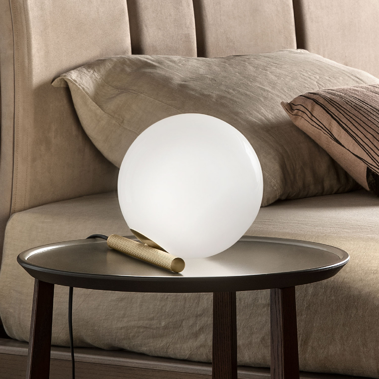   White Glass Orb Table Lamp | Oroa.com