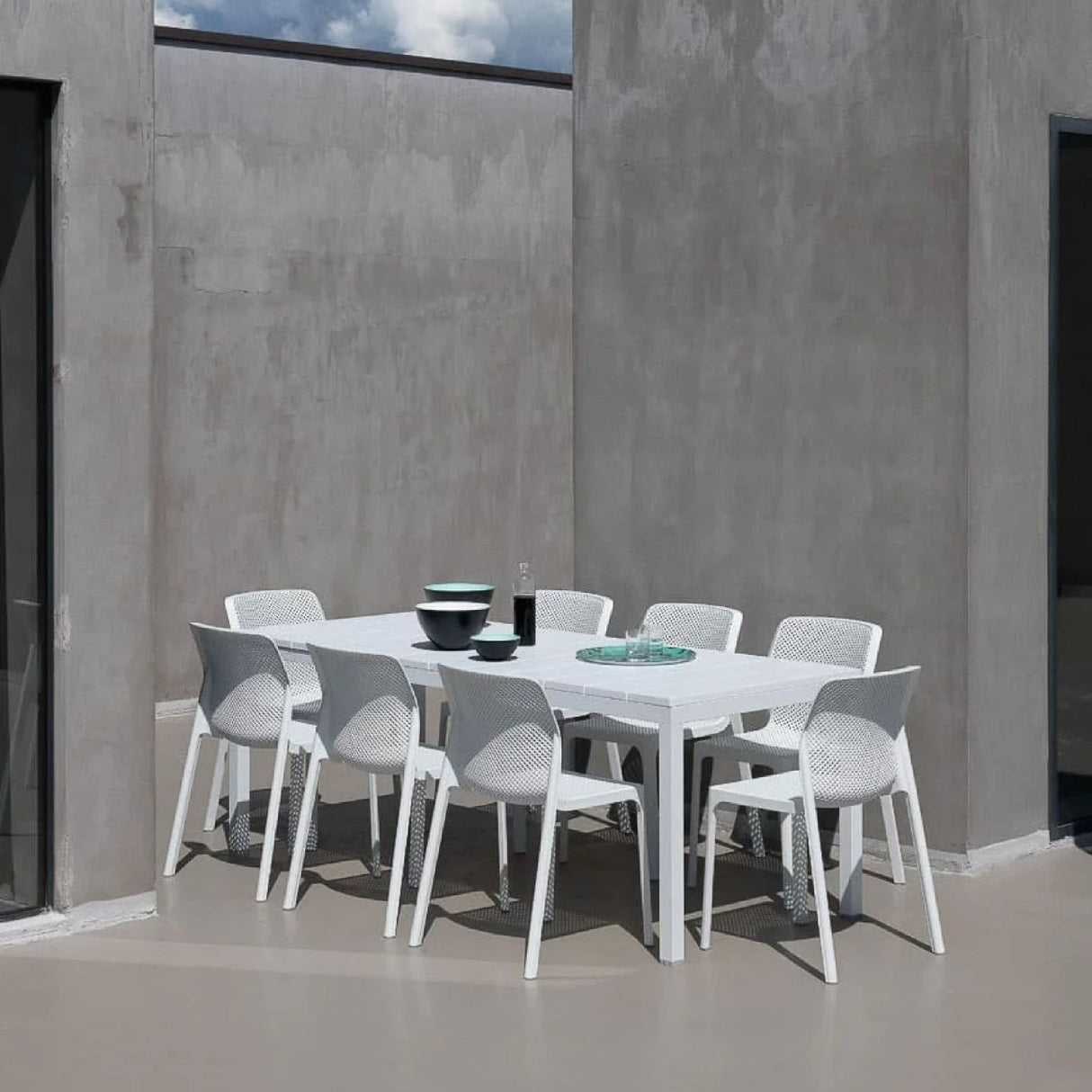   Aluminum Framed Extendible Outdoor Dining Table | Oroa.com
