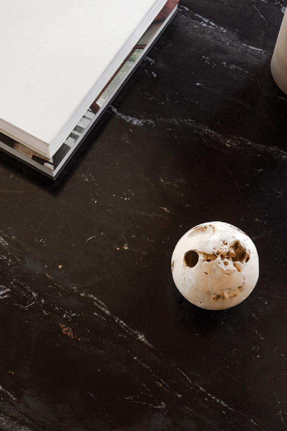   Modern European furniture - Black Marble Round Coffee Table - www.oroa.com | Oroa.com