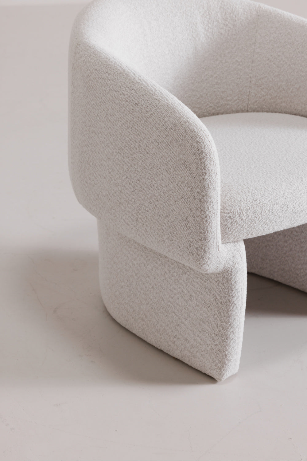   Modern European furniture - White Curved Occasional Chair - www.oroa.com | Oroa.com
