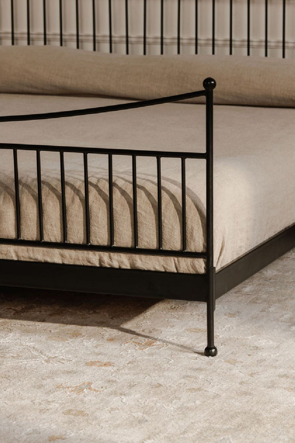   Modern European furniture - Black Iron Bed - www.oroa.com | Oroa.com