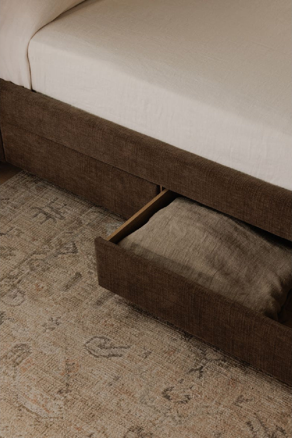   Modern European furniture - Upholstered Storage Bed - www.oroa.com | Oroa.com