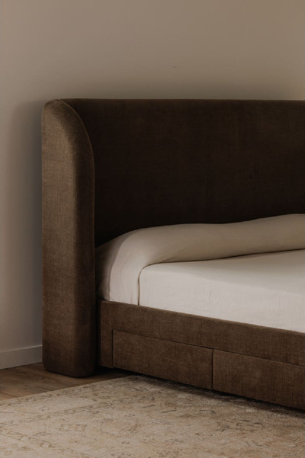   Modern European furniture - Upholstered Storage Bed - www.oroa.com | Oroa.com