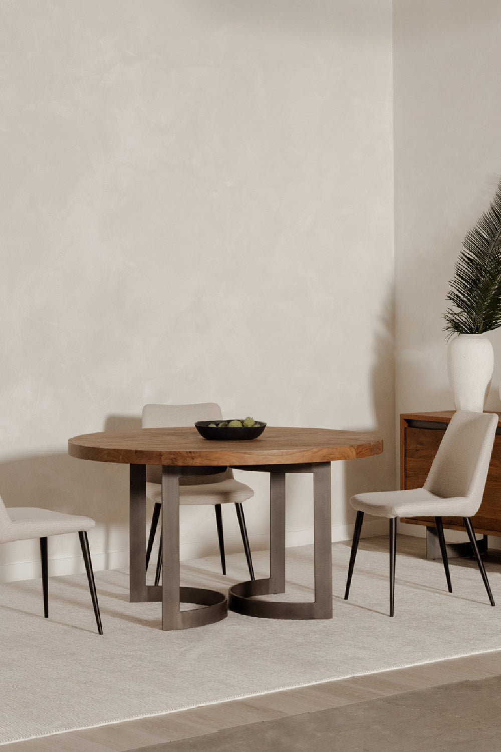   Brown Acacia Round Dining Table | Oroa.com
