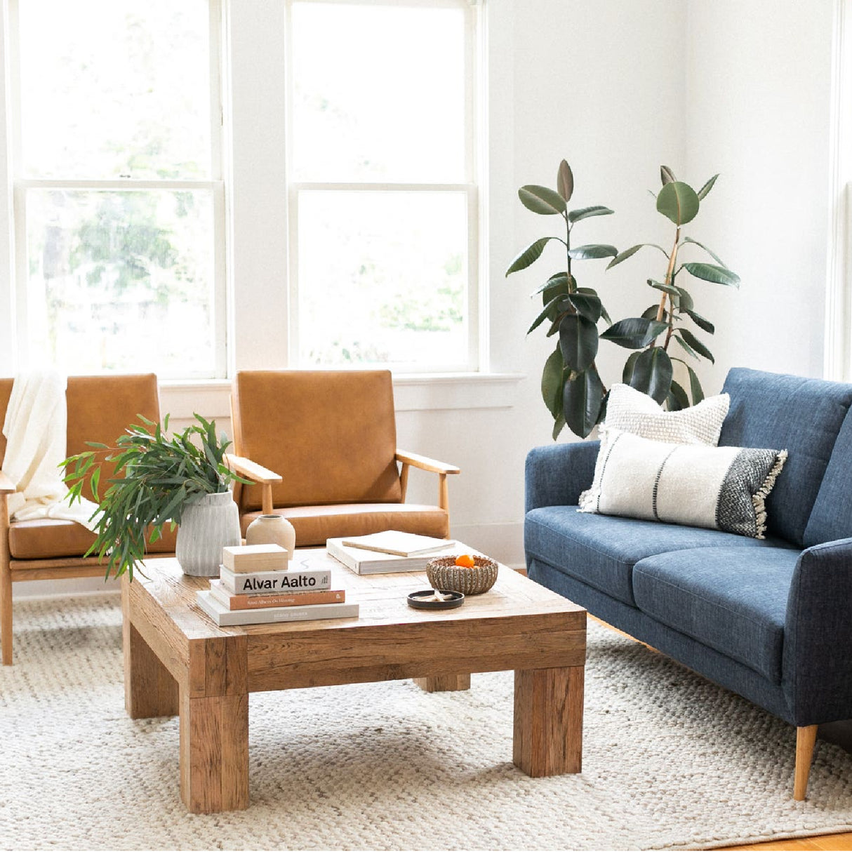   Modern European furniture - minimalist white curved sofa - www.oroa.com | Oroa.com