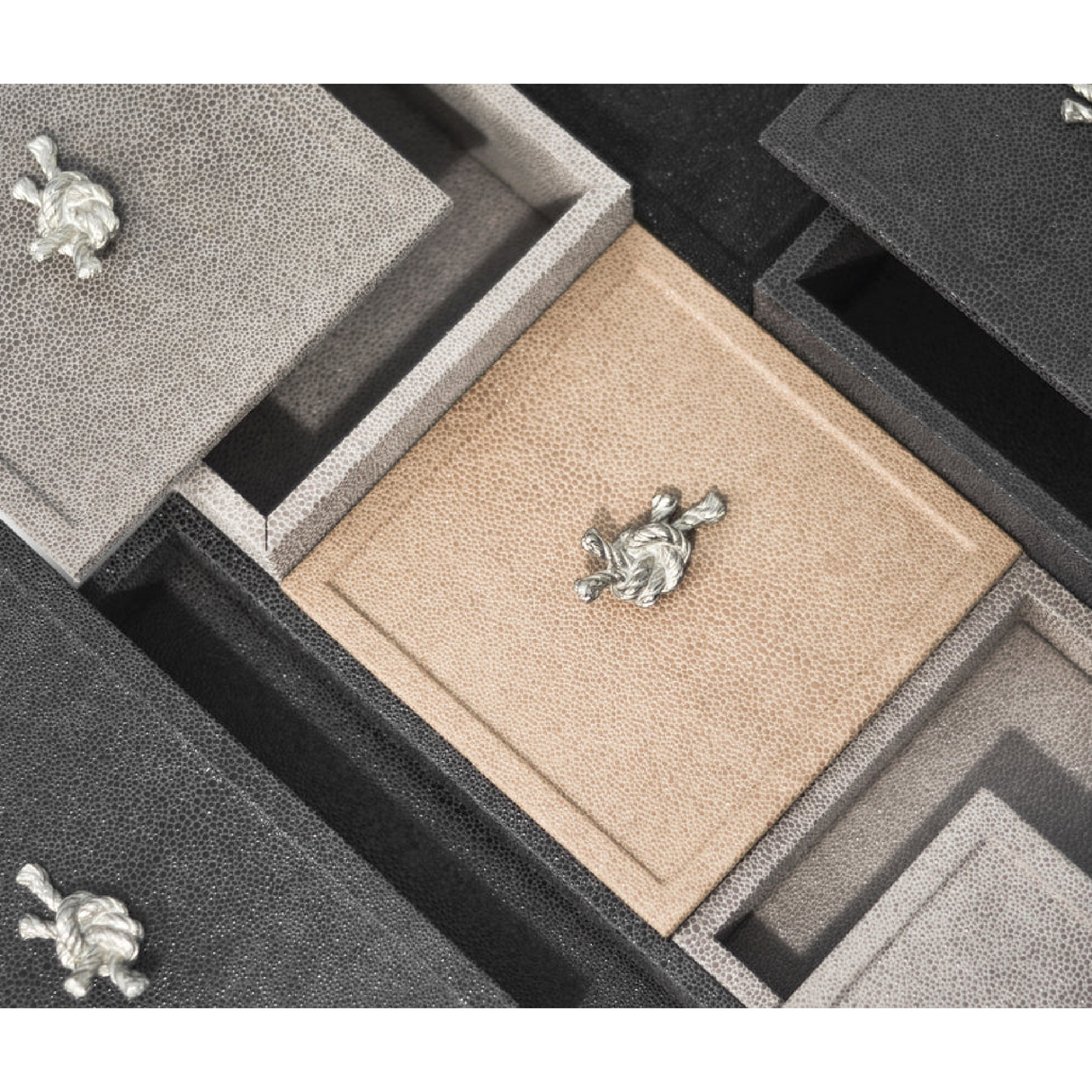   Metal Knot Leather Box | Oroa.com