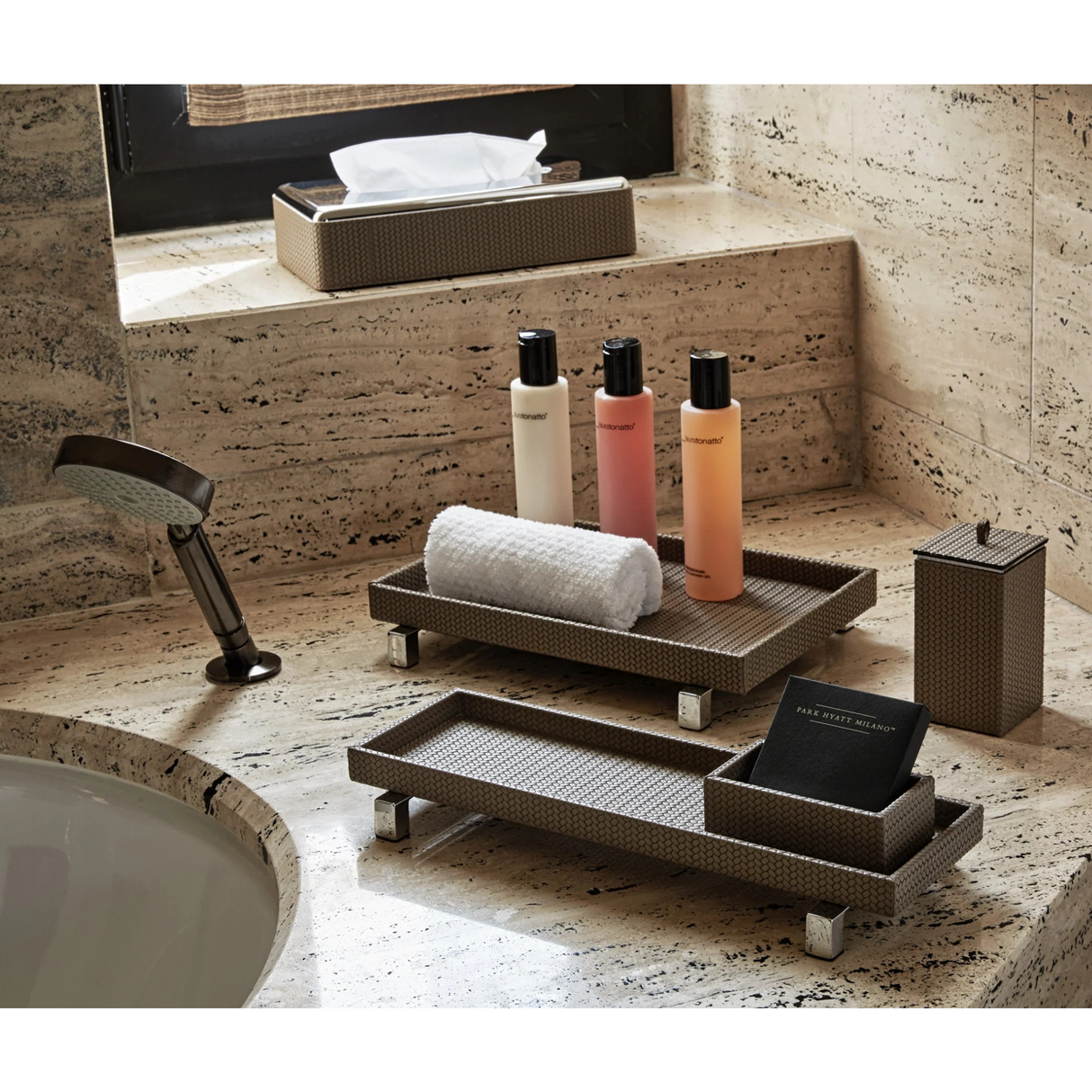   Metal Feet Leather Tray | Oroa.com