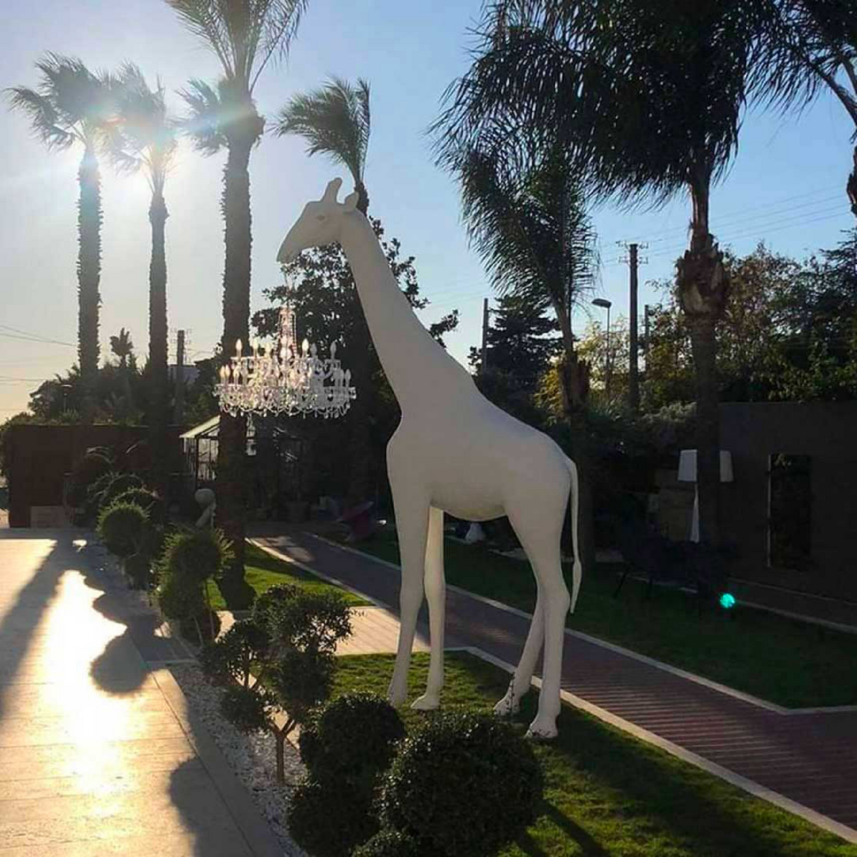   Outdoor Giraffe Statue Chandelier | Oroa.com