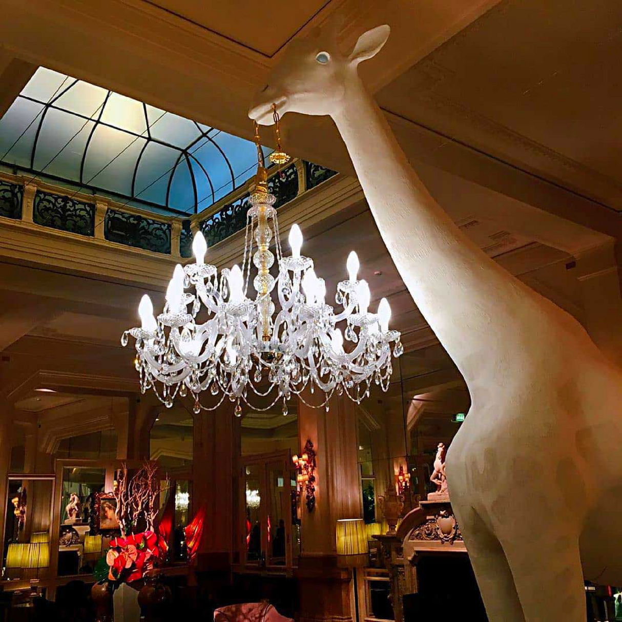   Giraffe Statue Floor Lamp | Oroa.com