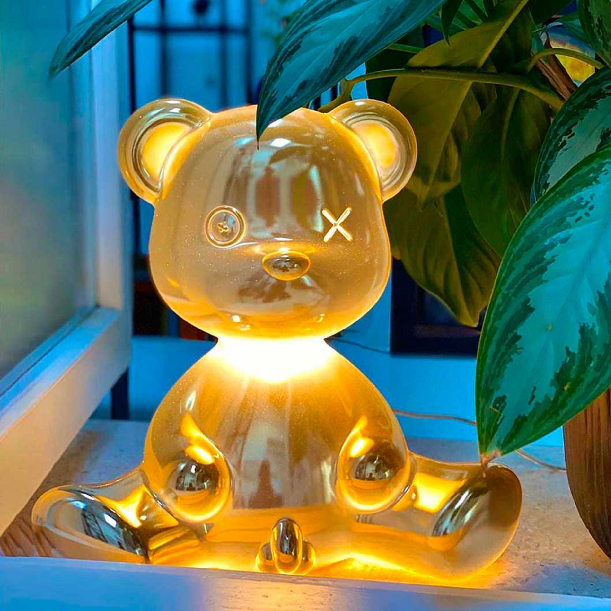  Metallic Modern Table Lamp | Oroa.com