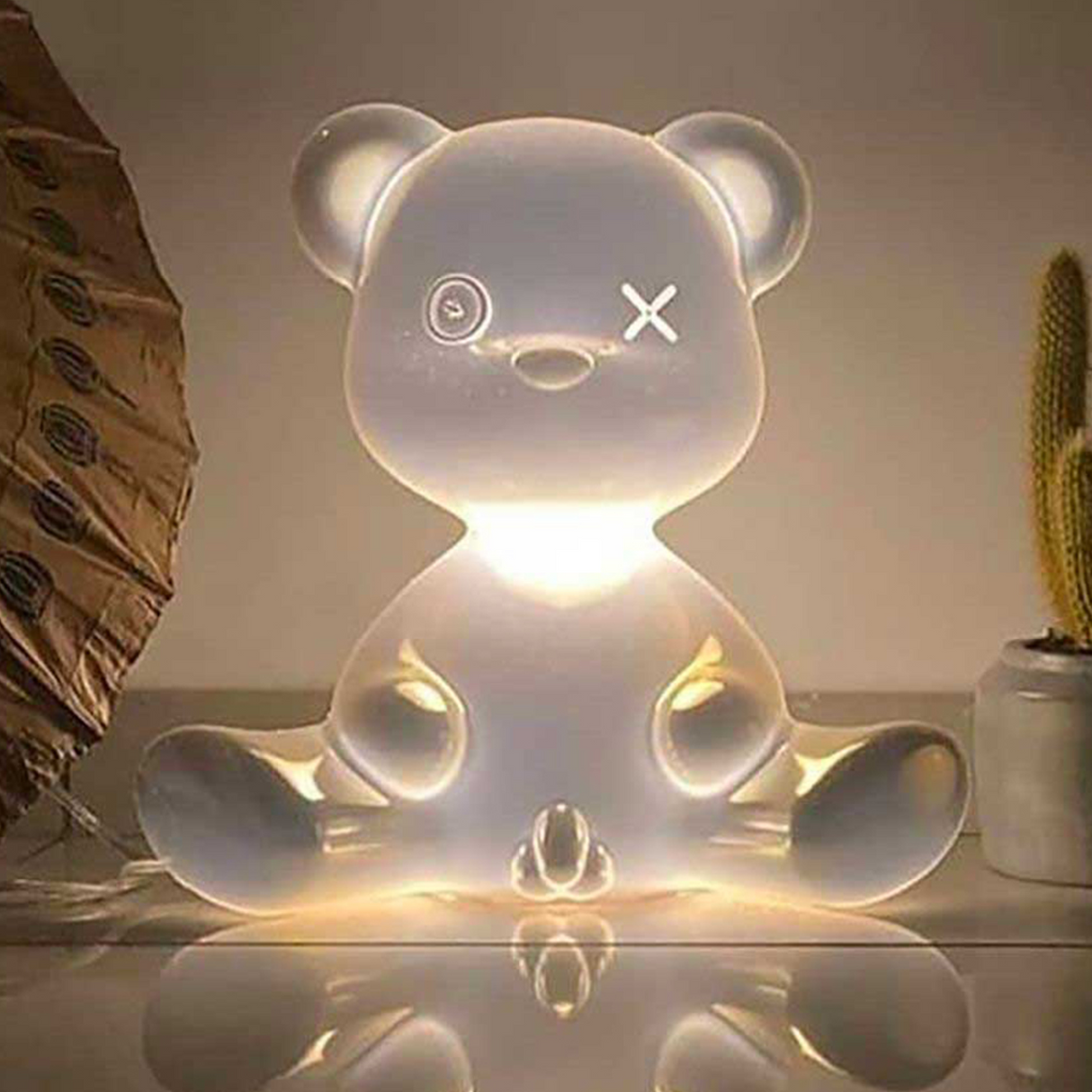   Metallic Modern Table Lamp | Oroa.com