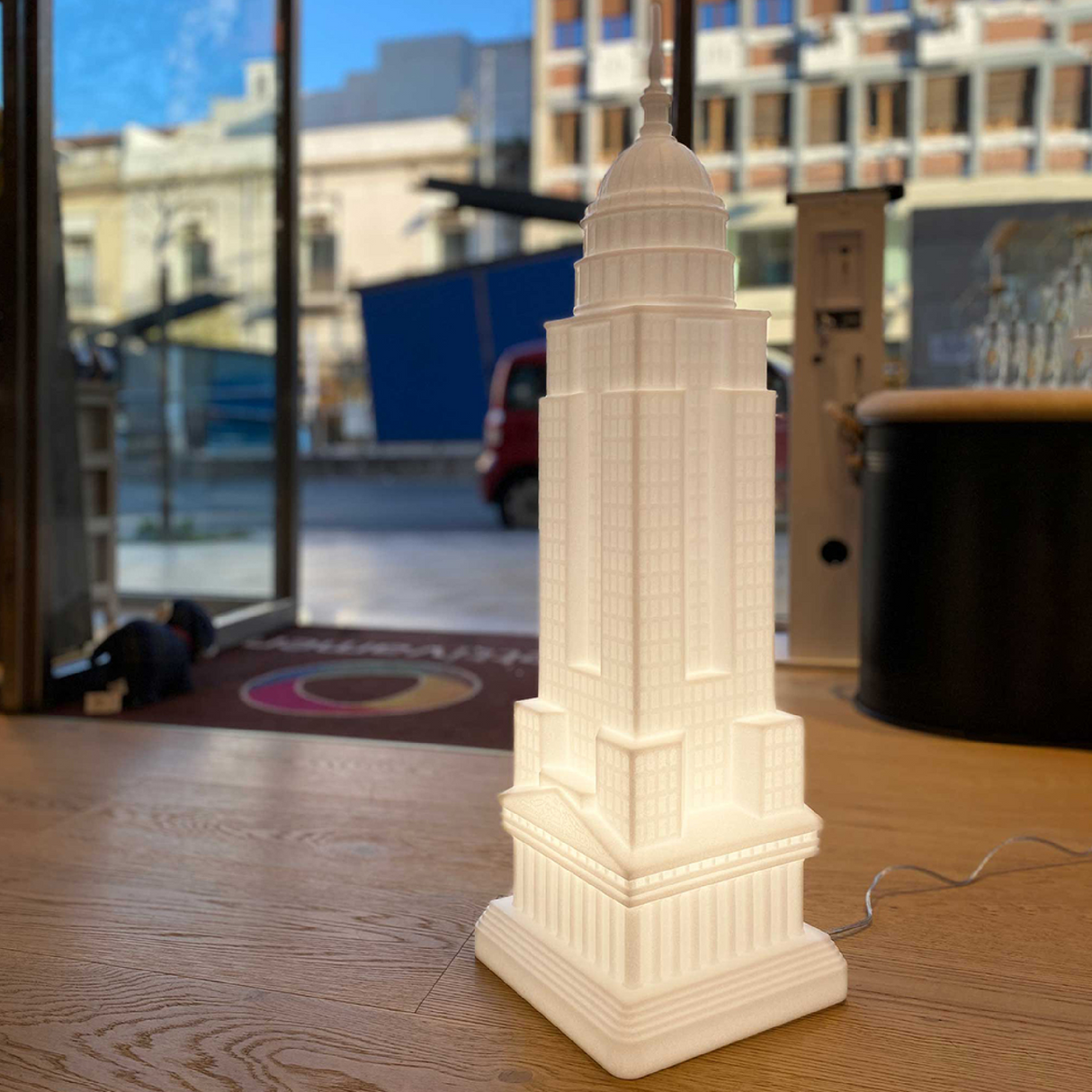   White Architectural Rechargeable LED Lamp | Oroa.com