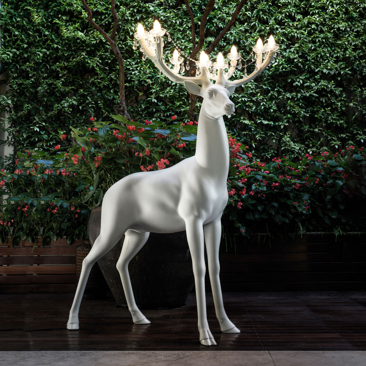   Deer Sculpture Indoor/Outdoor Lamp | Oroa.com