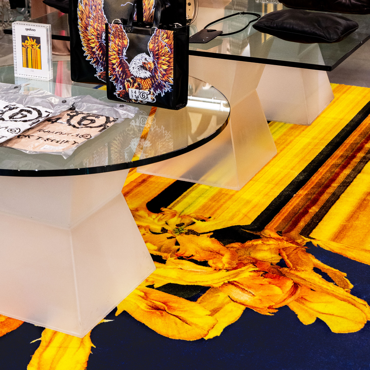   Modern Floral Print Rug 6'6" x 10' | Oroa.com