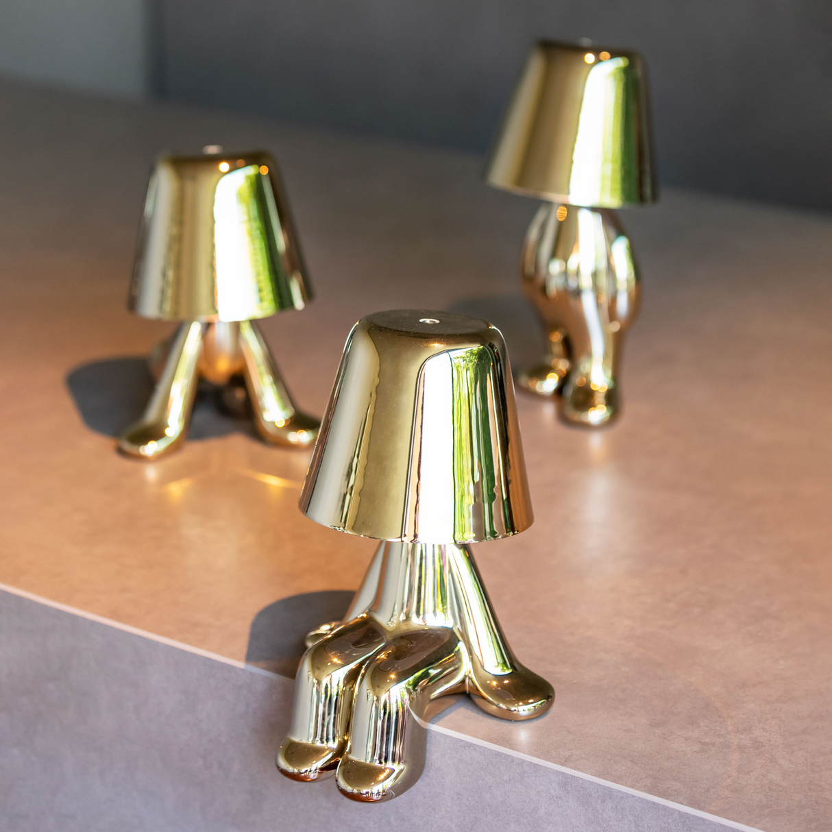   Metallic Child Figurine LED Lamp | Oroa.com