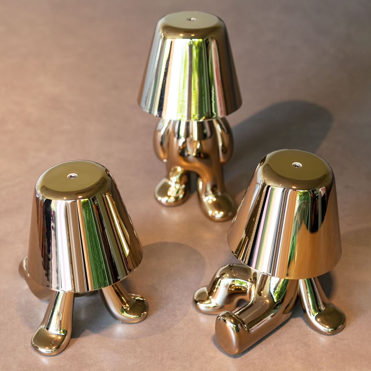   Metallic Child Figurine LED Lamp | Oroa.com