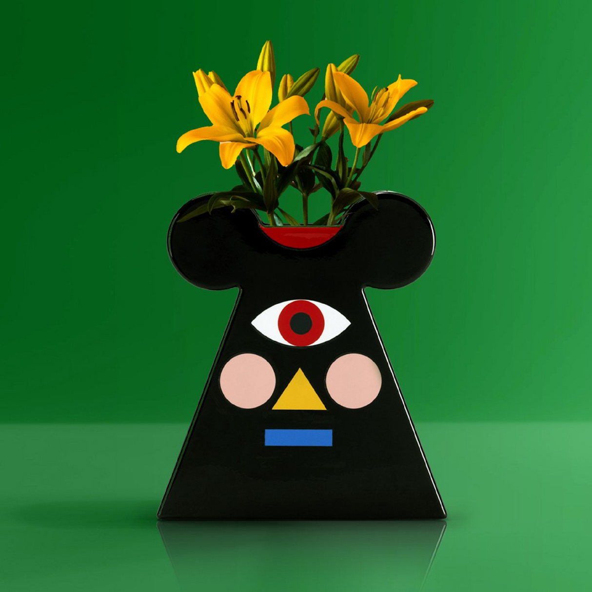   Conical Figurative Ceramic Vase | Oroa.com
