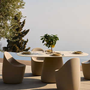   Indoor/Outdoor Bucket Dining Table | Oroa.com