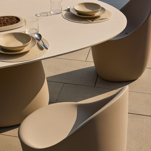   Indoor/Outdoor Bucket Dining Table | Oroa.com