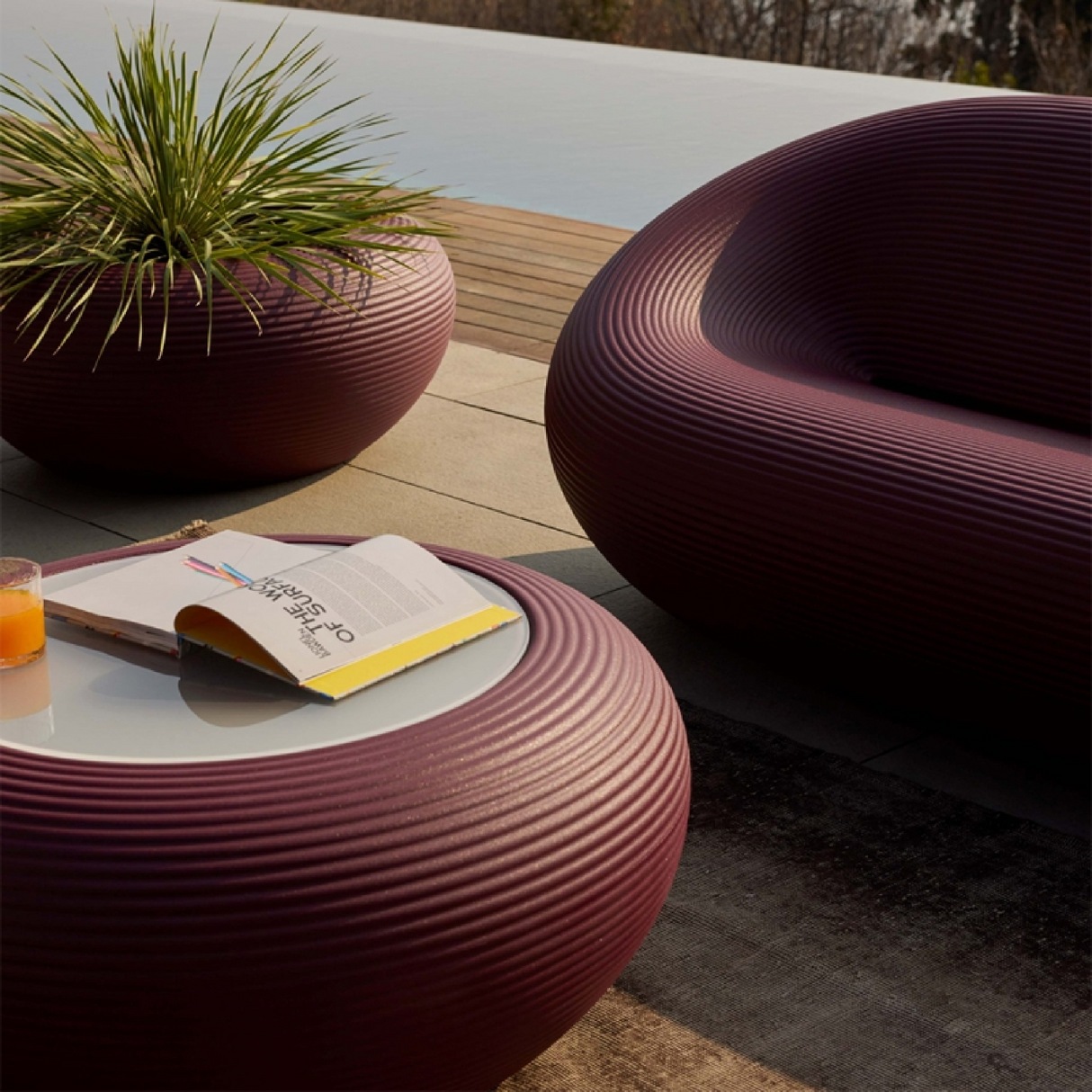   Glass Top Round Table | Oroa.com