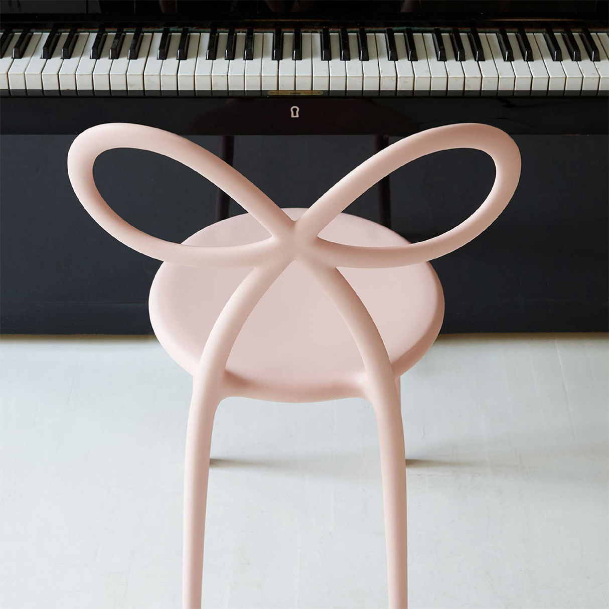   Modern Chic Dining Chair Set (2) | Oroa.com
