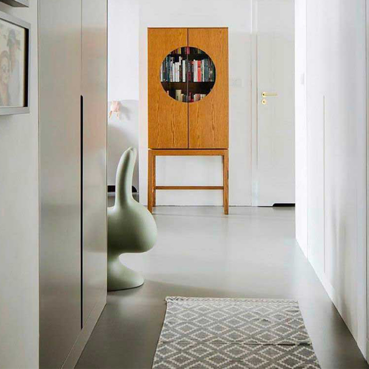   Molded Bunny Chair | Oroa.com