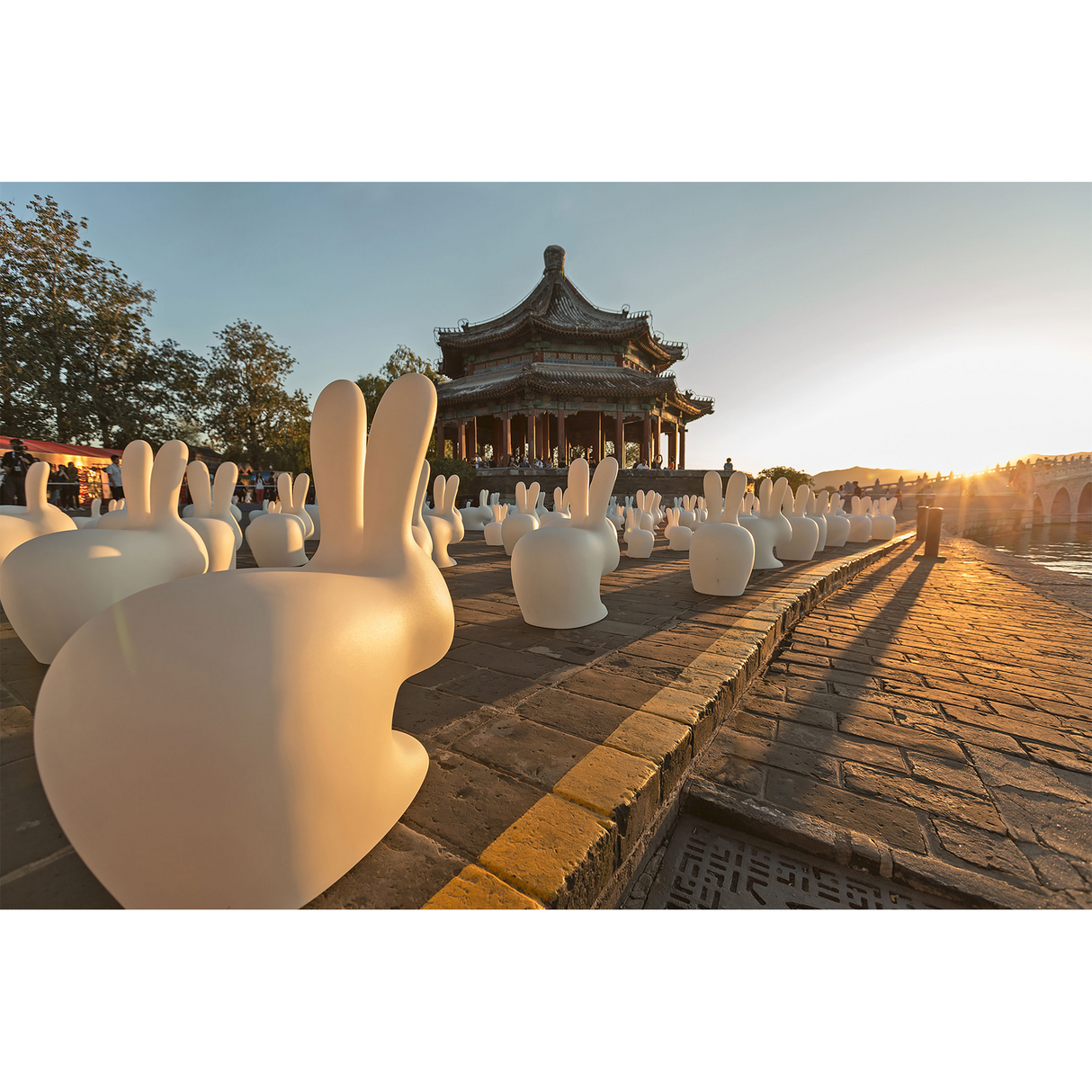   White Rabbit Chair LED Lamp | Oroa.com