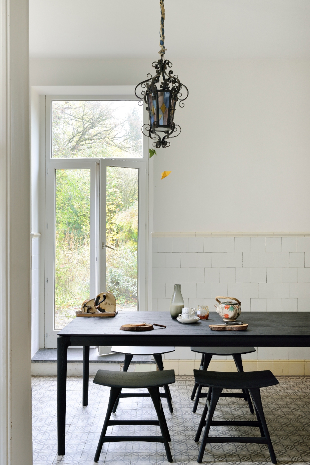   Black Oak Minimalist Dining Table | Oroa.com