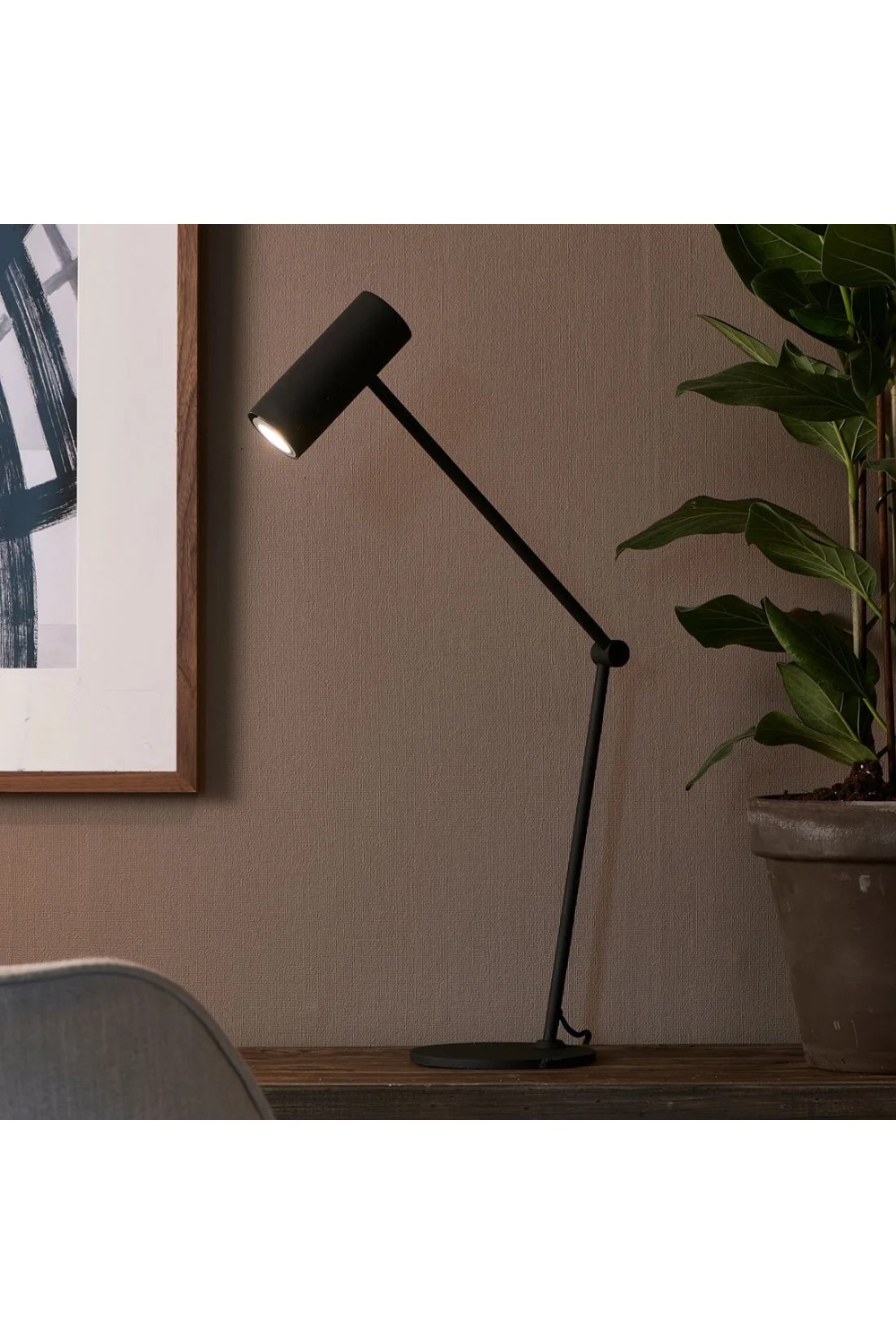   Black Adjustable Table Lamp | Oroa.com